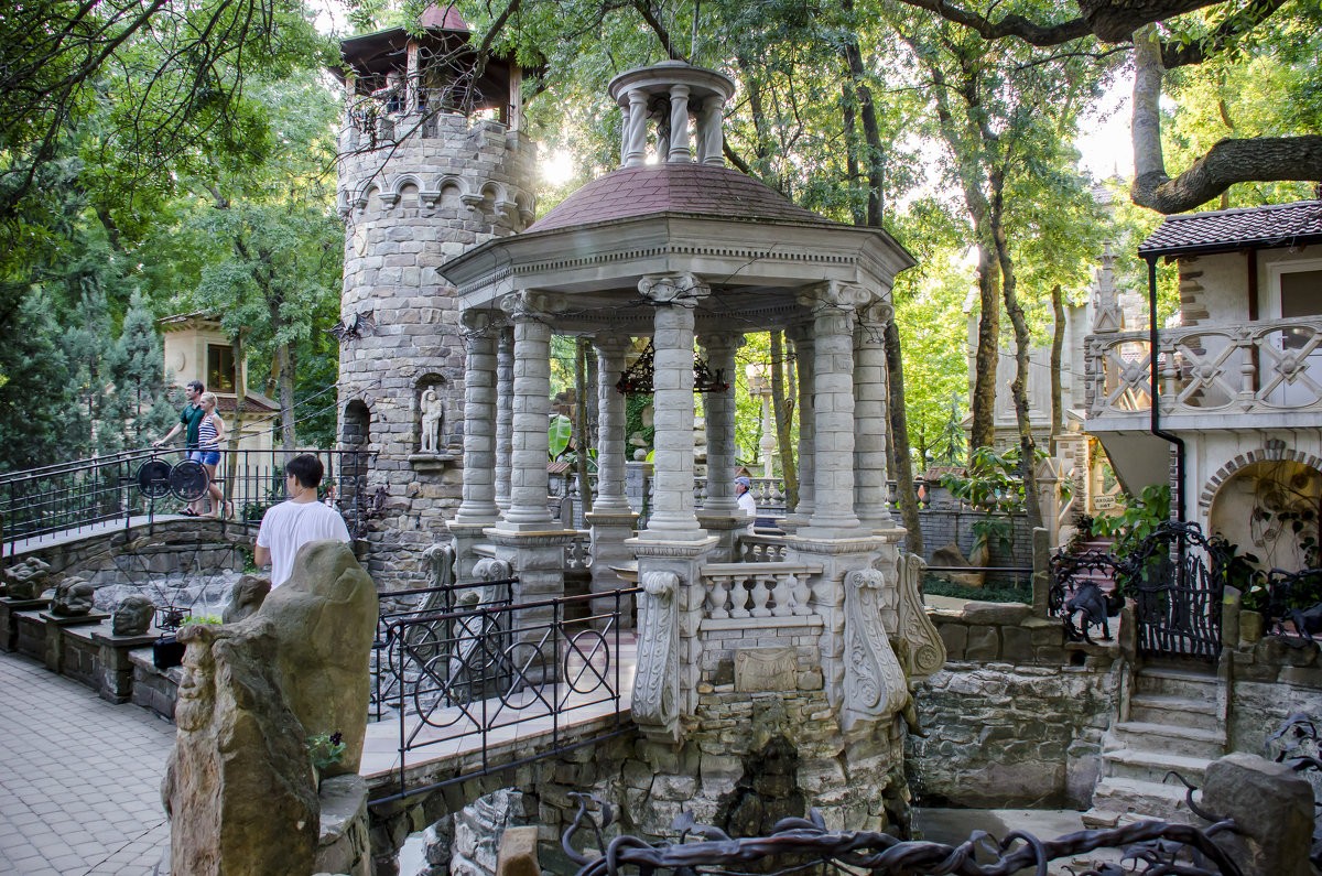 Город курорт — Геленджик. Парки развлечений